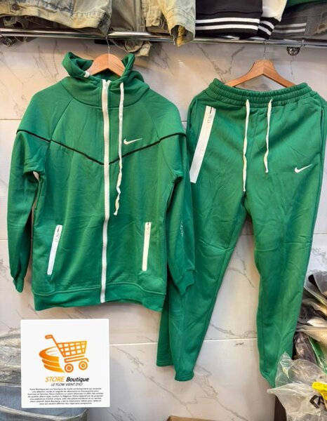 Survêtement Nike tech