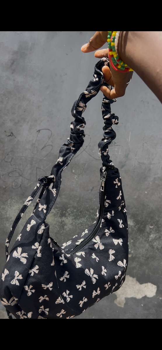 Sac à main élégant papillons