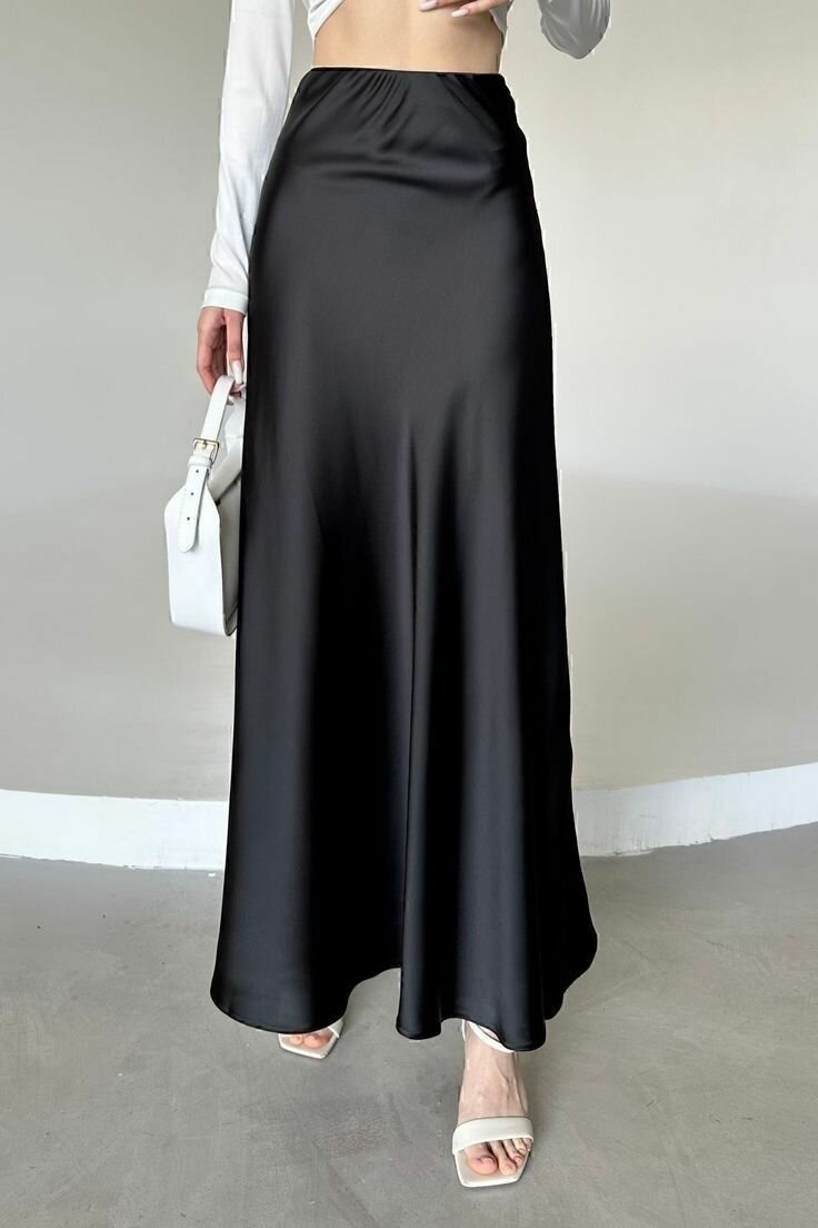 Jupe longue satinée élégante