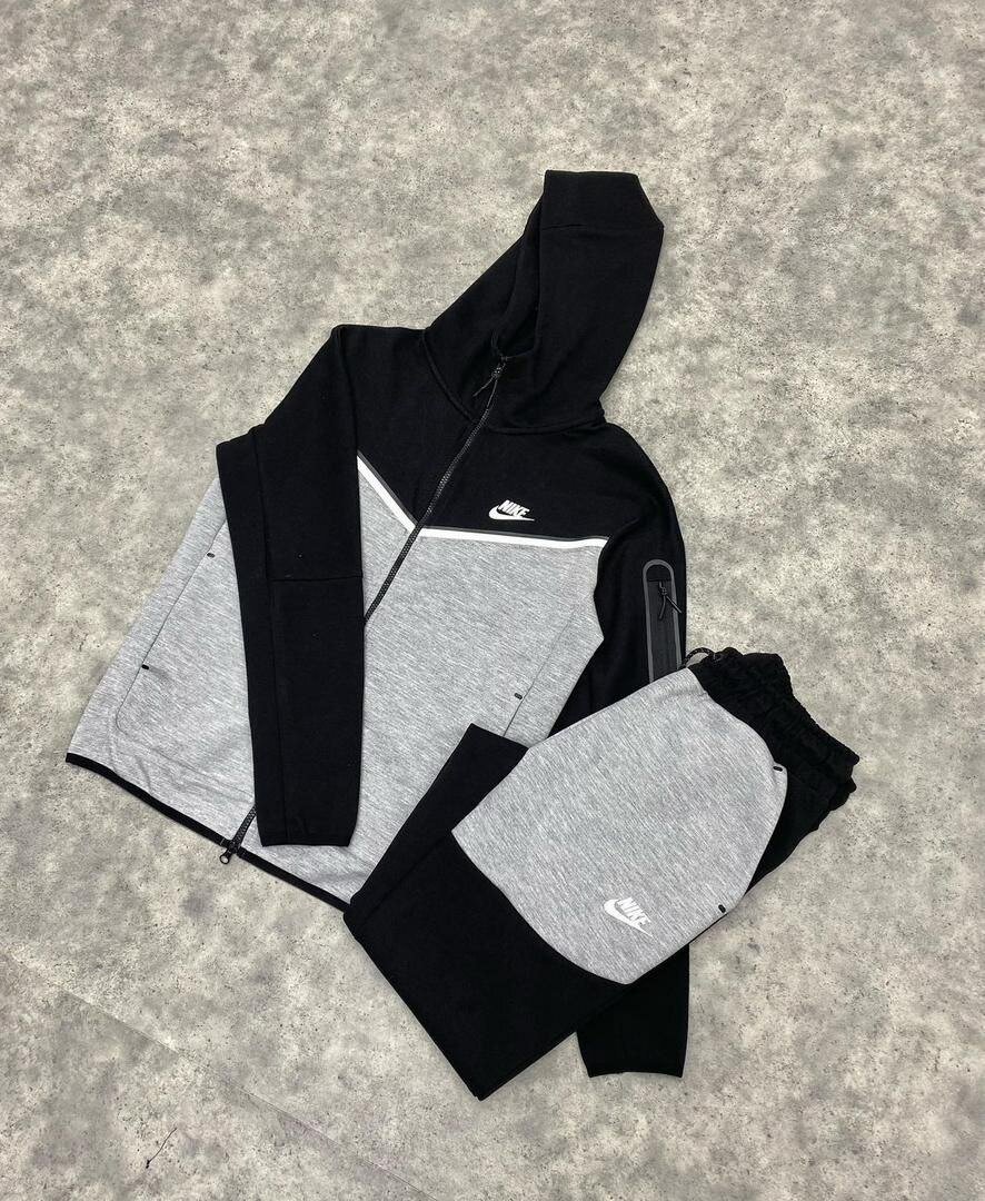 NIKE TECH FLEECE