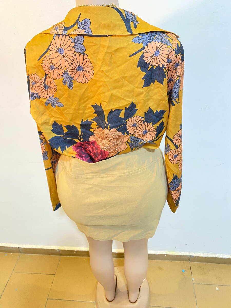 Une jupe avec un haut sauté