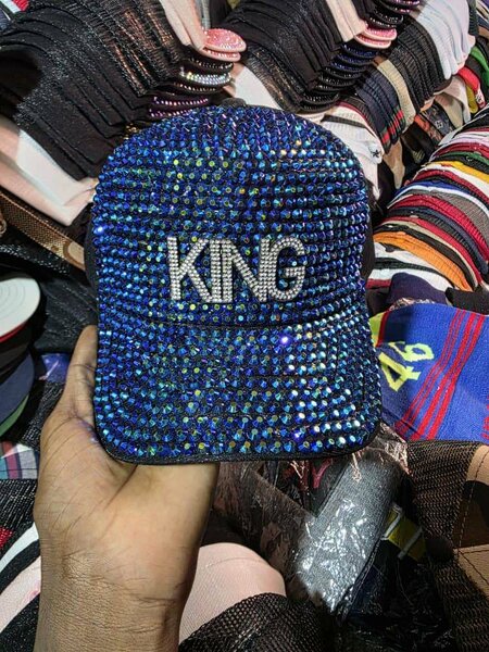 Casquette en strass luxe