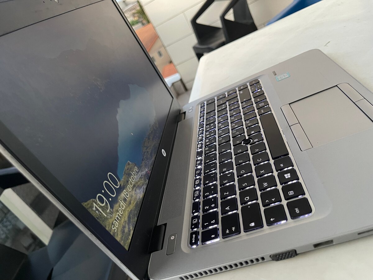 HP EliteBook 840 core i5 6th g