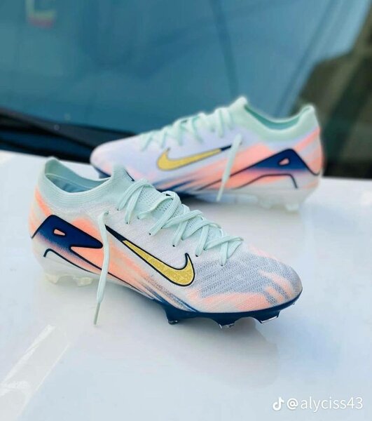 Chaussures de football légères