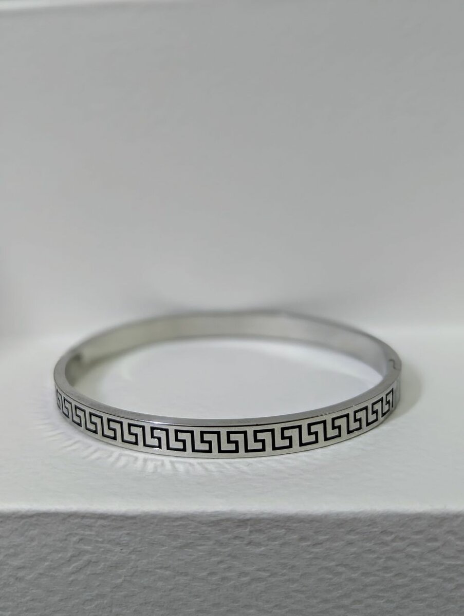 Infinity bangle
