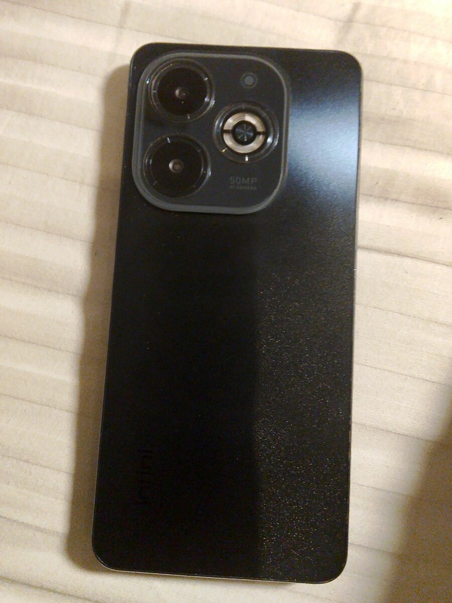 Infinix smart 8 plus. 4/64 . _condition 9/10- just mobile