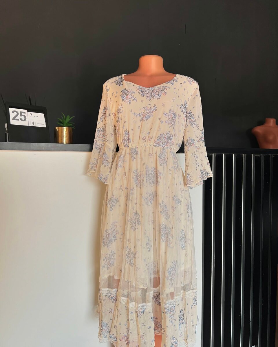  women's beautiful dress 