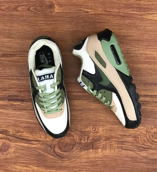 NIKE AIR MAX 90