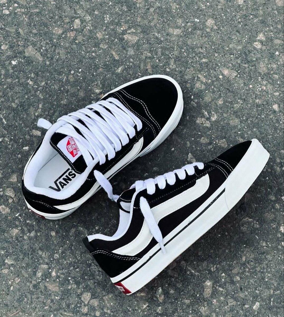 Vans Knu Skool ( original dans carton )