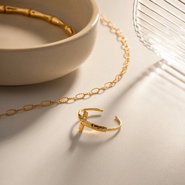 Bague élégante en or minimaliste