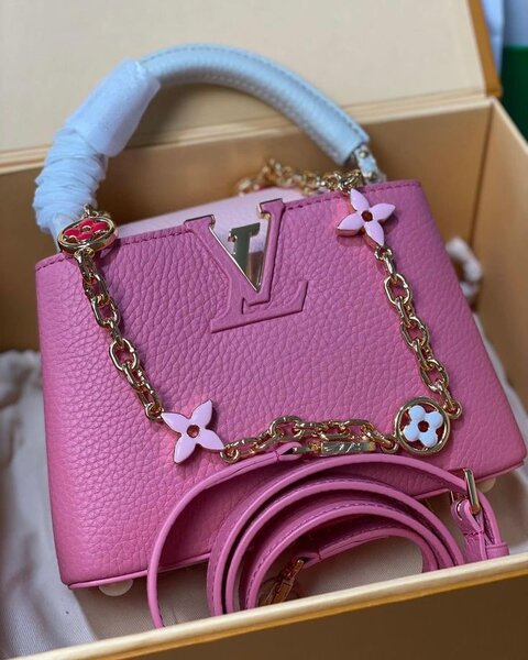 Sac à main rose élégante