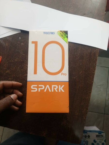 Teckno spack 10pro 256gb & 16rm ( 8+8)