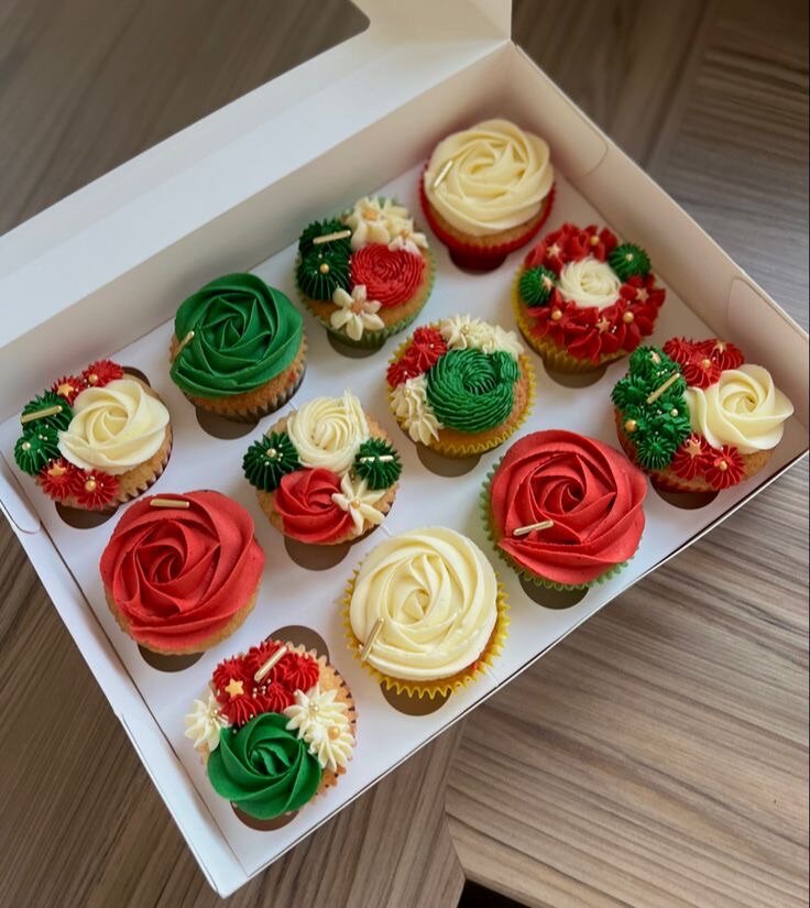 Christmas cake/ cupcakes