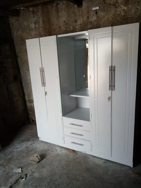 Wardrobe and kitchen units