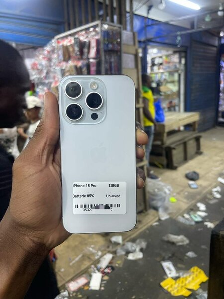 iPhone 15 Pro 128GB Débloqué