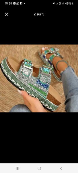 Sandales plates multicolores