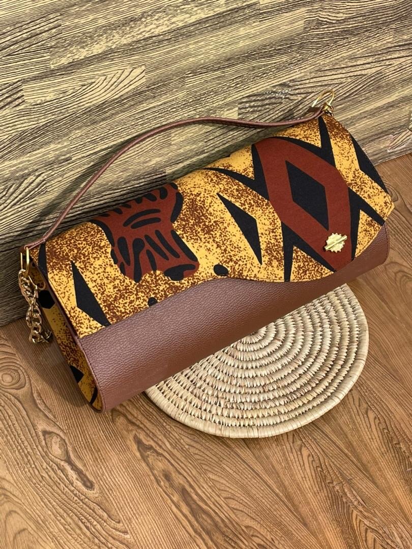 Pochette ethnique en cuir