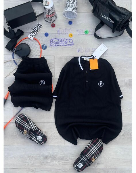 Ensemble polo et shorts noirs