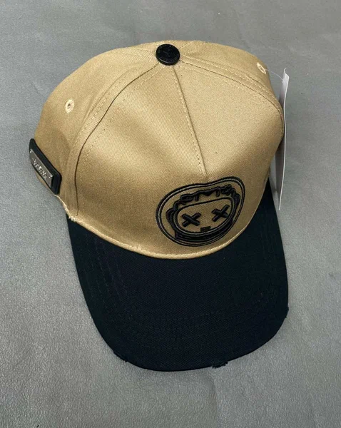 Casquette tendance bicolore