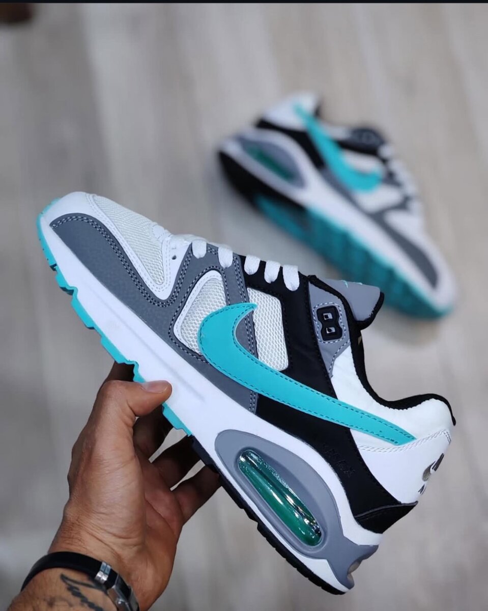 Nike air max command