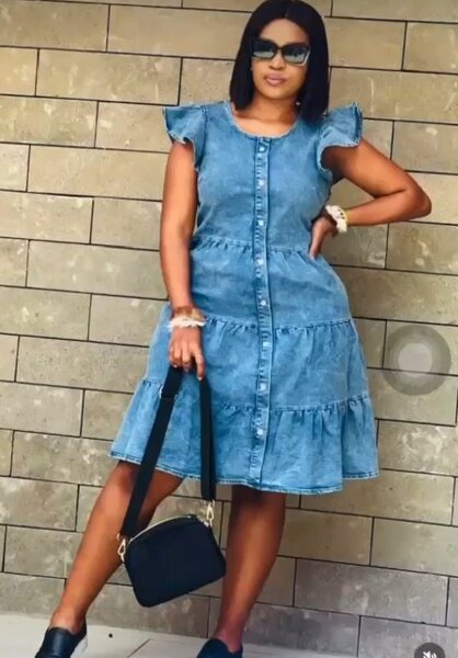 Robe en denim élégante