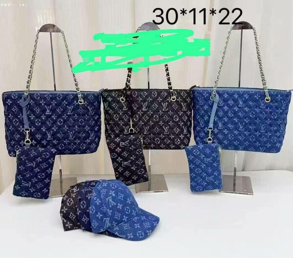 Sac à main Louis Vuitton bleu et noir