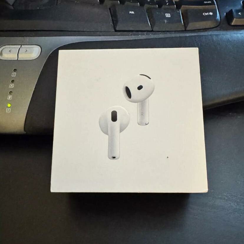 Apple AirPods 4 