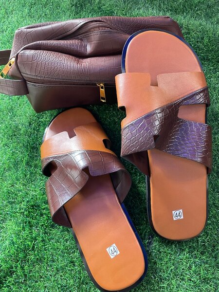 Sandales en cuir marron chic