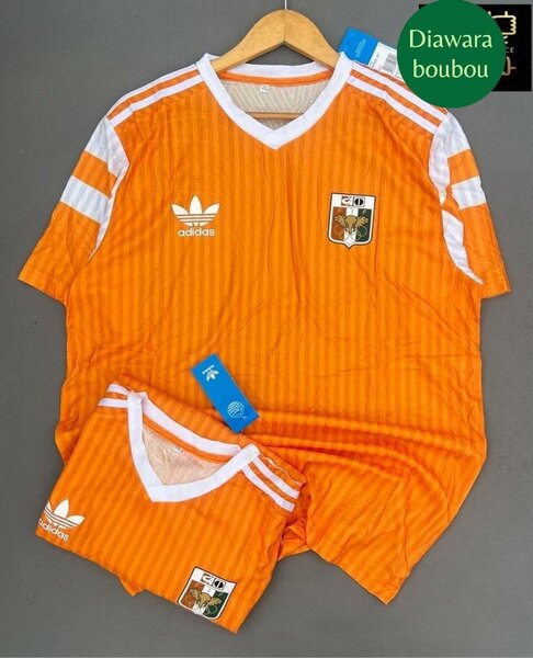 Maillot de football orange