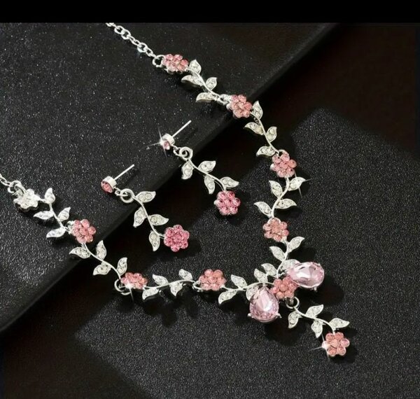 Collier et Boucles Fleurs Élégantes