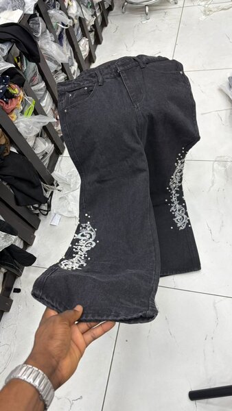 Jeans évasés tendance homme