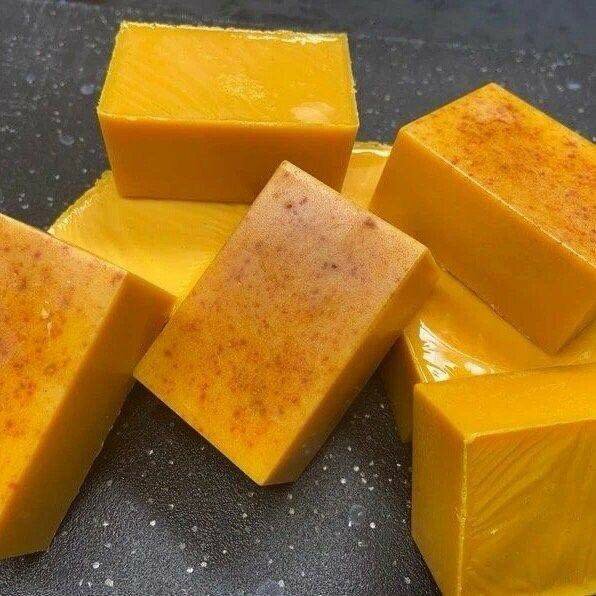 Savon Bio au curcuma citron