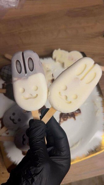 Glaces en forme de fruits