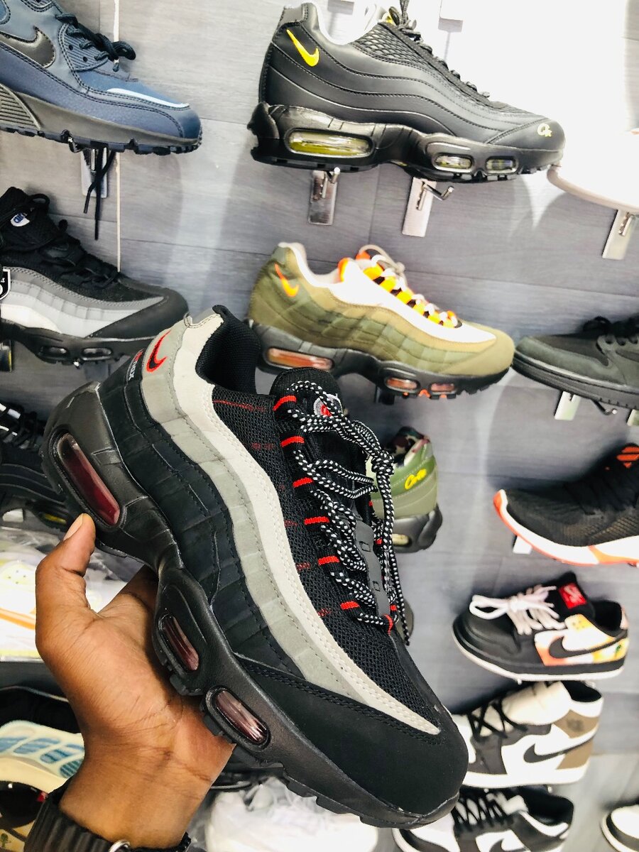 Nike 95 sneakers
