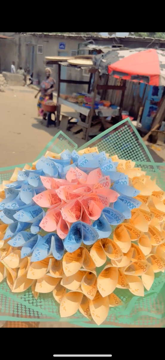 Bouquet de Billets Colorés