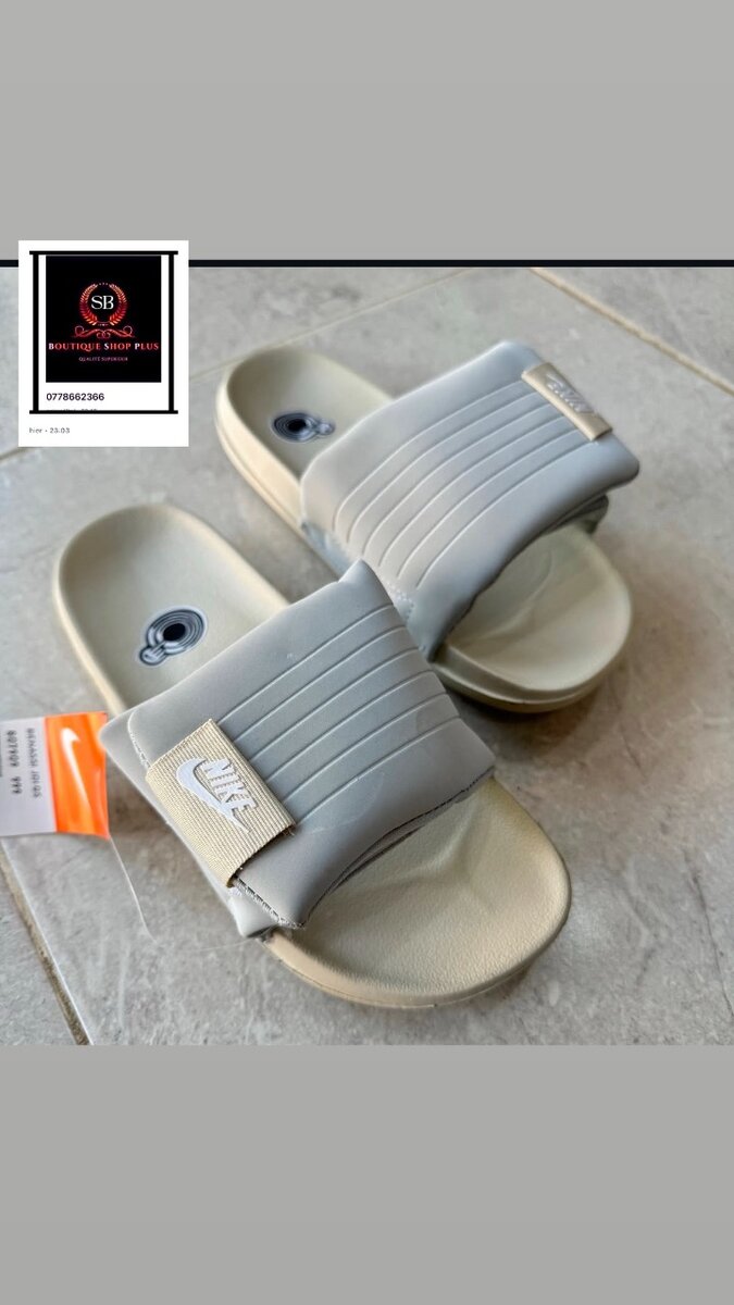 Sandales nike tauthentique avec sa boîte