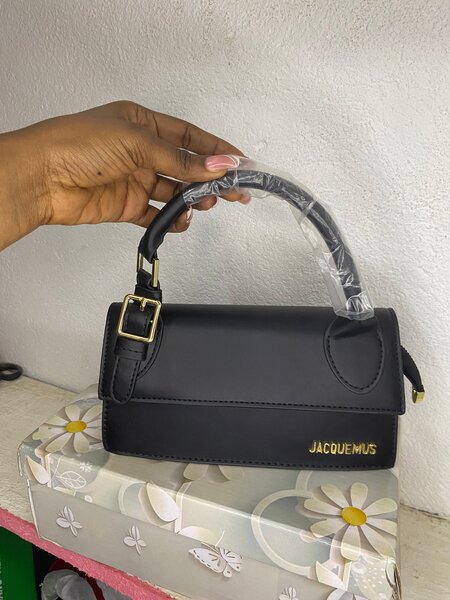 Sac à main noir élégant