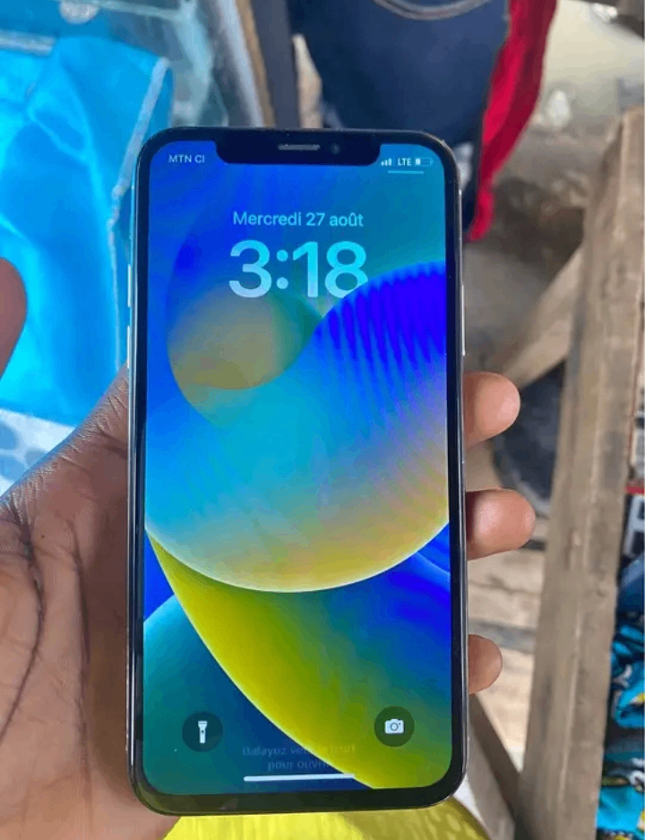 Smartphone iPhone X 64 Go