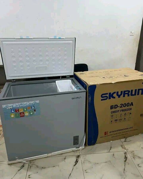 SKYRUN CHEST FREEZER 200L BD-90A