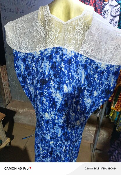 Robe Longue en Dentelle et Imprimé