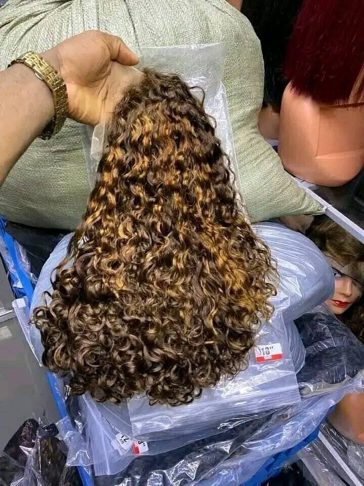 Perruque Bouclée Synthétique Femme