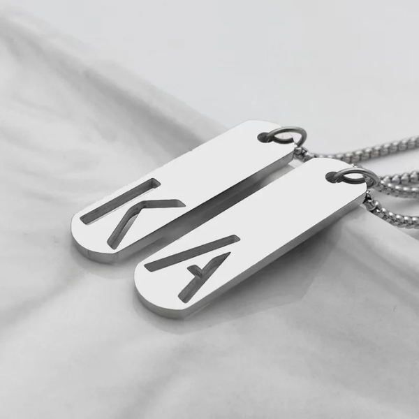 Collier initiale en acier inox