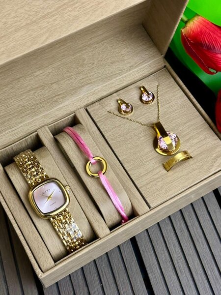 Ensemble Montre et Bijoux Luxe