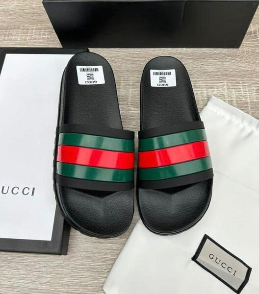 Sandales Gucci ( original dans carton )