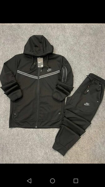 Tenue de survêtement homme élégante