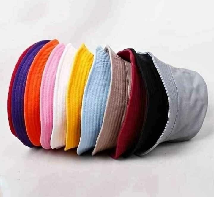 Chapeaux bob colorés