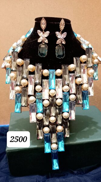 Zircon necklace heavy stones