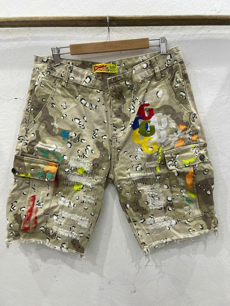 Shorts cargo camouflage artistiques
