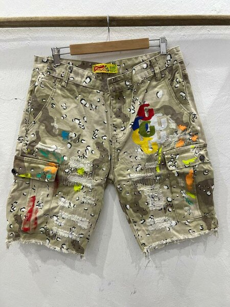 Shorts cargo camouflage artistiques