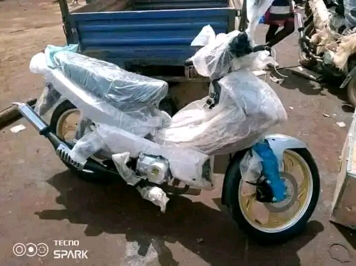 Scooter électrique emballé